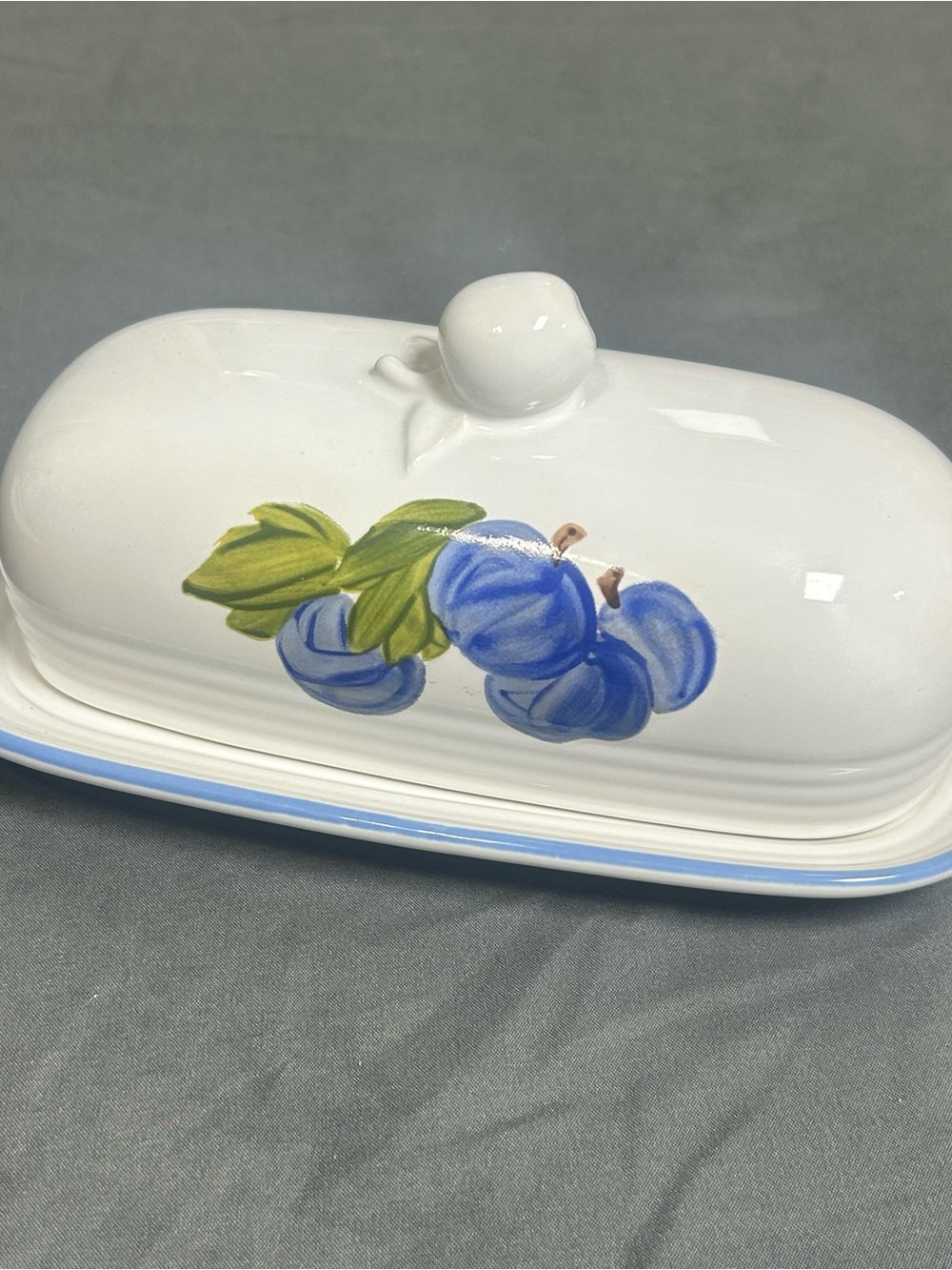International Tableworks England Covered Butter Dish Stoneware Japan Blueberry